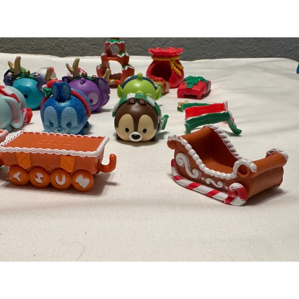 Tsum Tsum Vinyl Figures Lot 24+ Pieces Disney Christmas Train Sleigh Trinkets - Picture 3 of 11